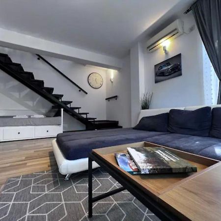 Vila Luminoasa Cu Curte Privata Бухарест Екстер'єр фото